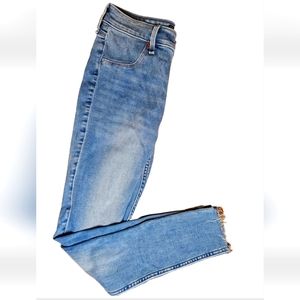 Abercrombie & Fitch Simone High Rise Jean Jeggings Size 24/4s Light Wash Skinny